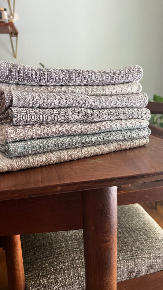 π§΅ Handwoven Huck Lace Towel