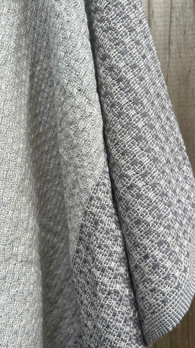 🧵 Handwoven Huck Lace Towel