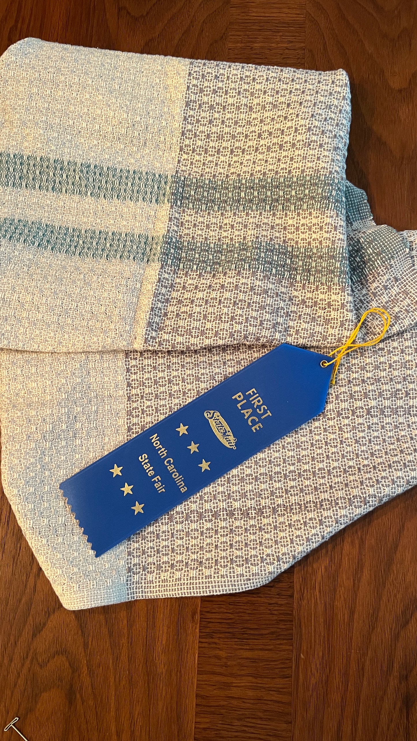 🧵 Handwoven Huck Lace Towel