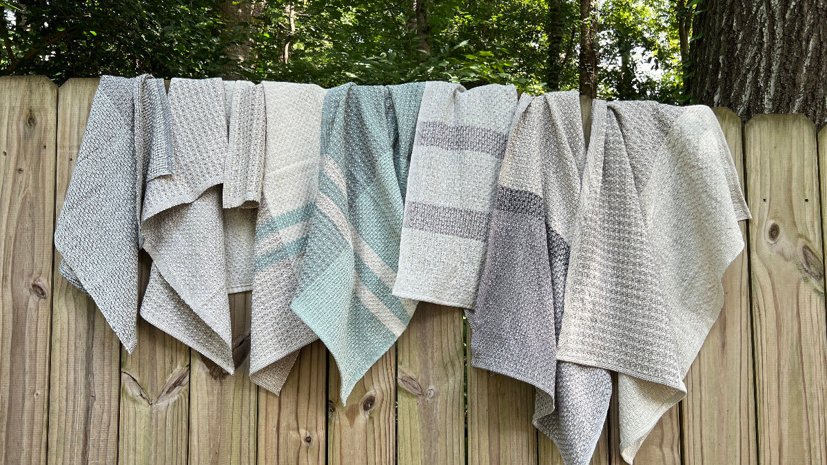 🧵 Handwoven Huck Lace Towel