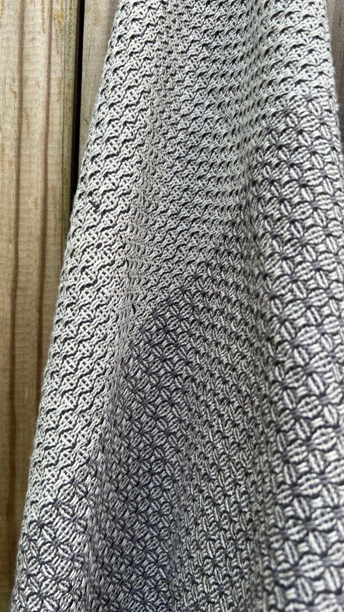 🧵 Handwoven Huck Lace Towel